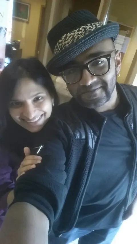 Swati taking a selfie with a guest